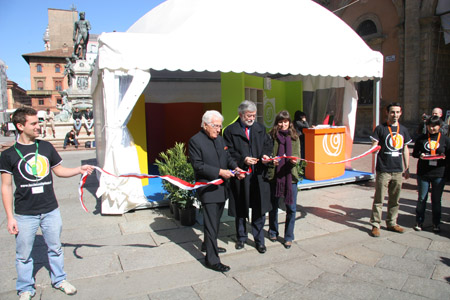 la_scienza_in_piazza_bologna_marzo_2009_014
