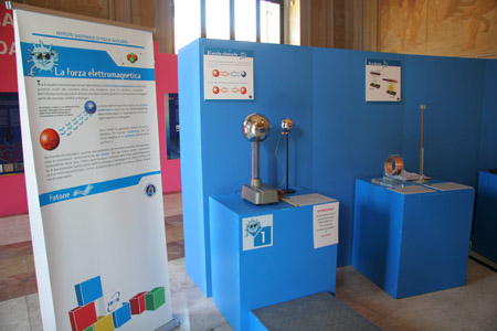 la_scienza_in_piazza_bologna_marzo_2009_018