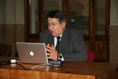 la_scienza_in_piazza_bologna_marzo_2009_076