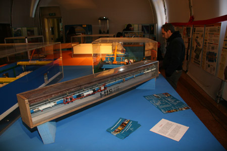 la_scienza_in_piazza_bologna_marzo_2009_086