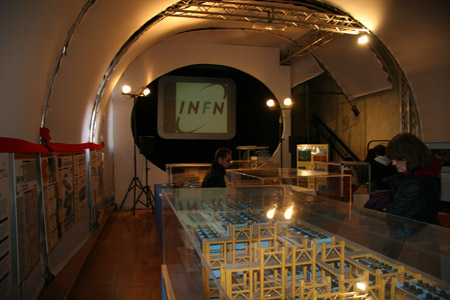 la_scienza_in_piazza_bologna_marzo_2009_087