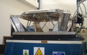 AMS-02 LOWER TOF durante la fase del test di vibrazione a Terni