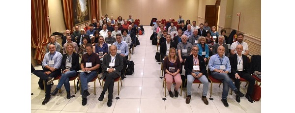 Partecipanti all'evento fotografati nella Sala all'Hotel Europa